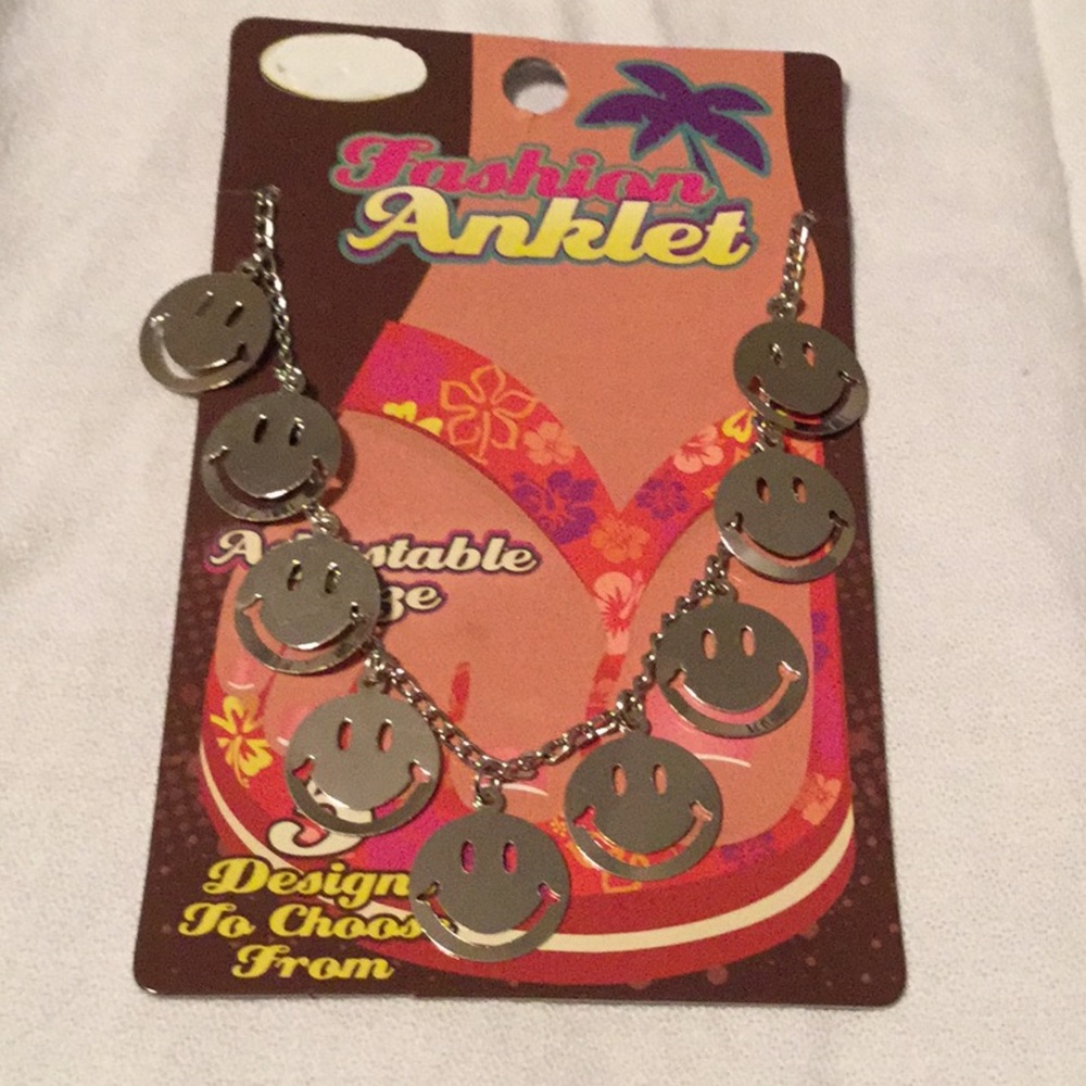 😊NWT So Cool Smile Face Ankle Adjustable 😊